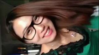 本土眼鏡娘就這樣愛口愛的嗎