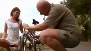 好色爸爸淫妹妹